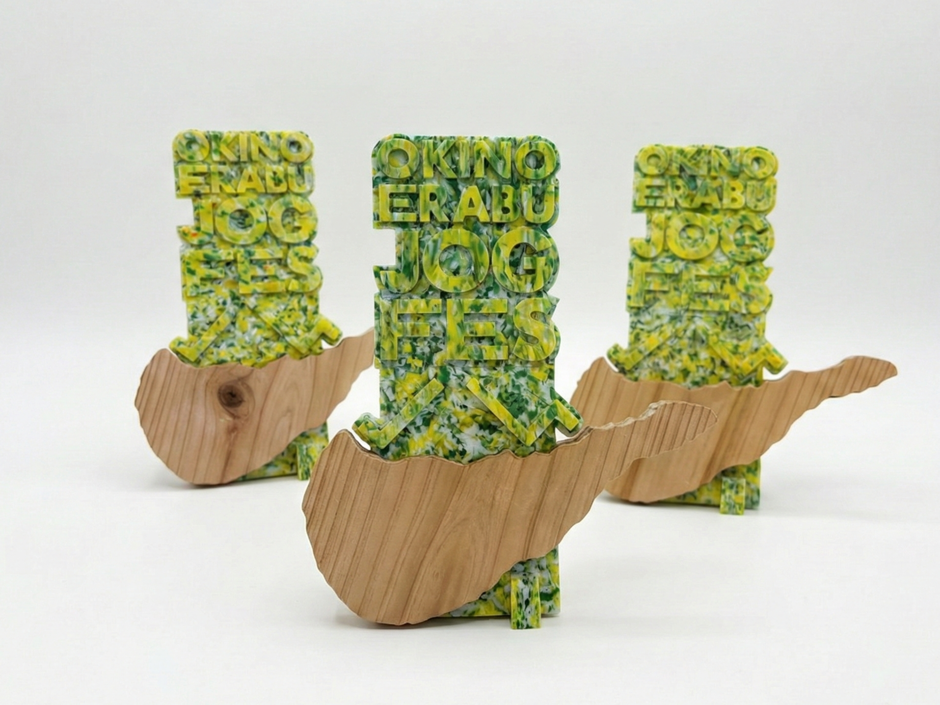 第42回花の島沖えらぶジョギング大会優勝者トロフィー